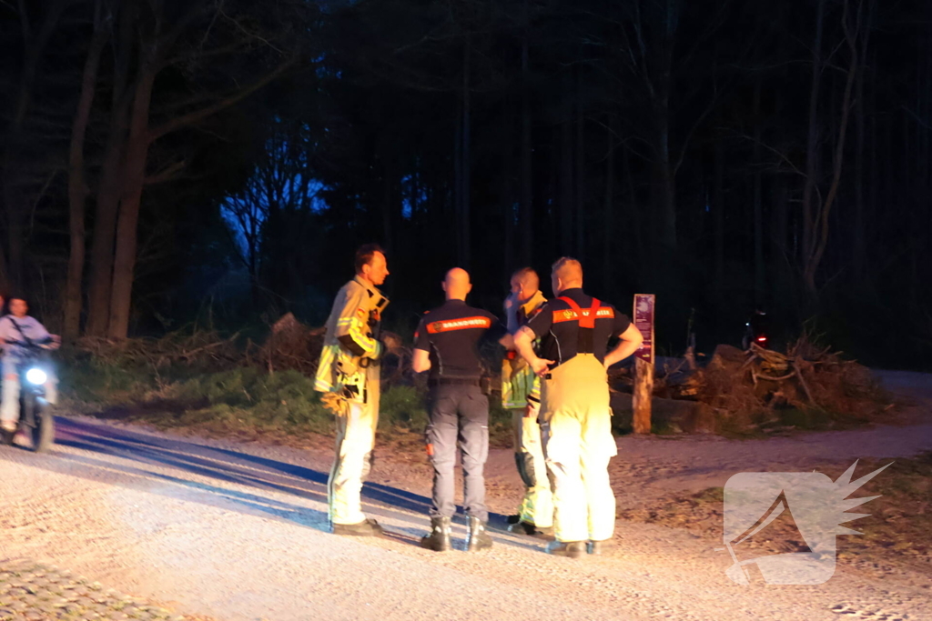 Brandweer groots ingezet voor brand in bos