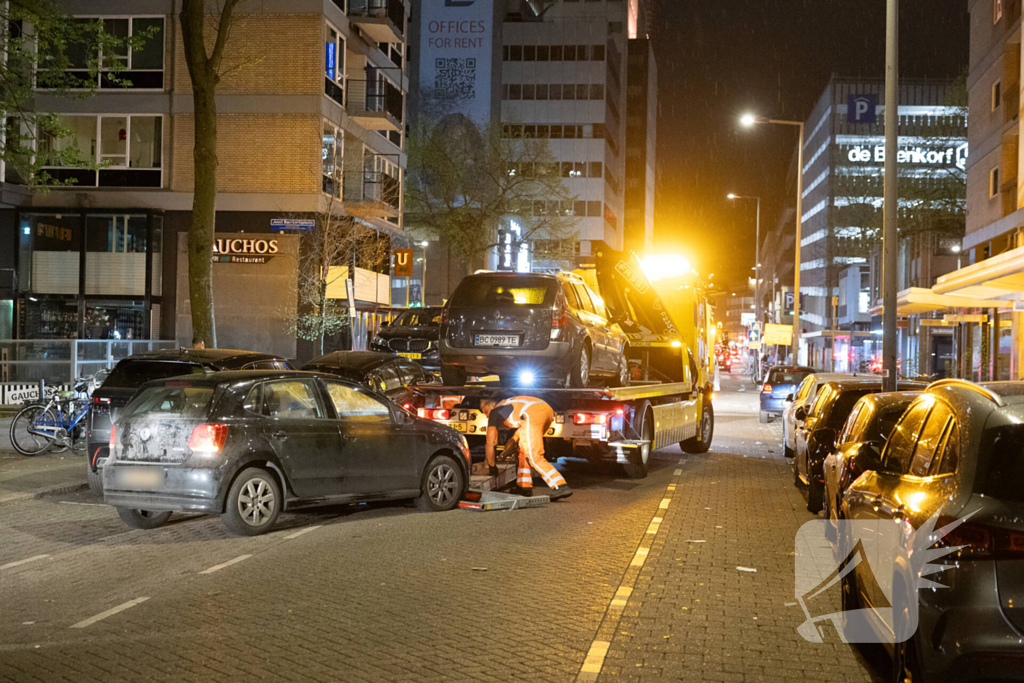 Bergingsbedrijf sleept voertuigen af in verband met marathon