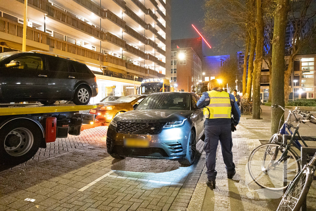 Bergingsbedrijf sleept voertuigen af in verband met marathon
