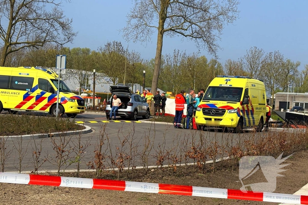 Persoon overleden na te water raken met auto