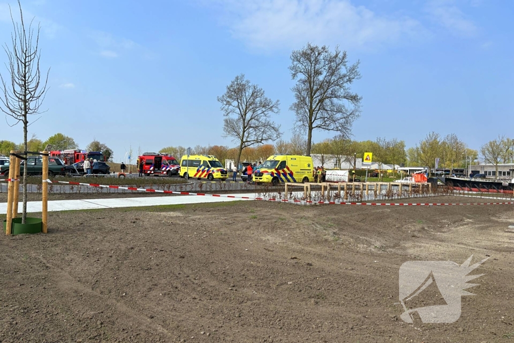 Persoon overleden na te water raken met auto