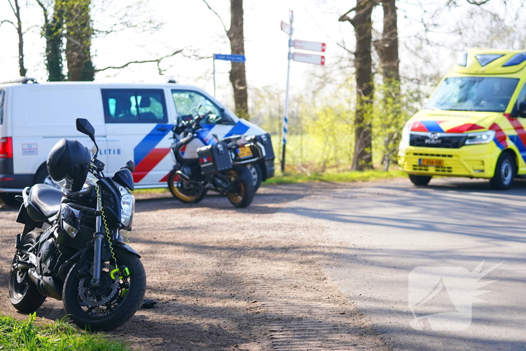 Motorrijder belandt in sloot na ongeval