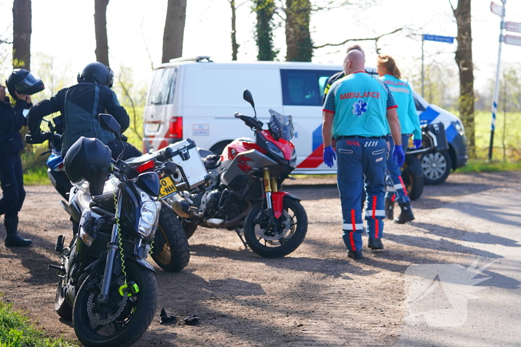 Motorrijder belandt in sloot na ongeval