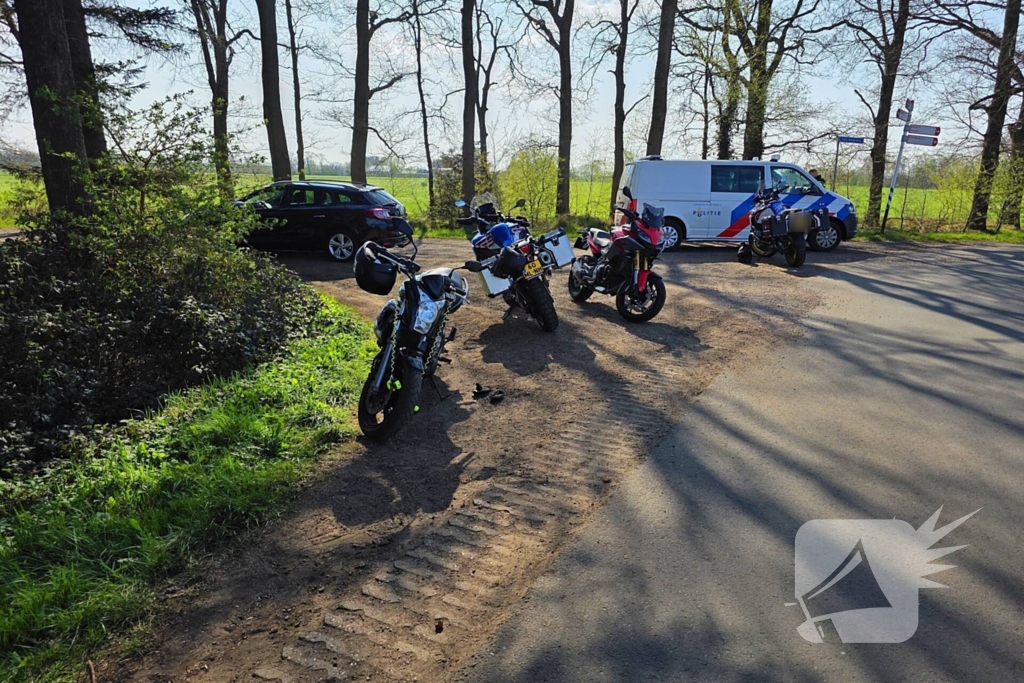 Motorrijder belandt in sloot na ongeval