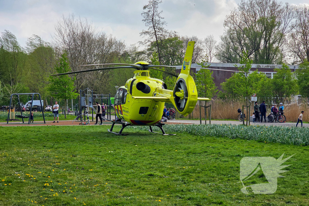 Traumateam assisteert bij medische noodsituatie