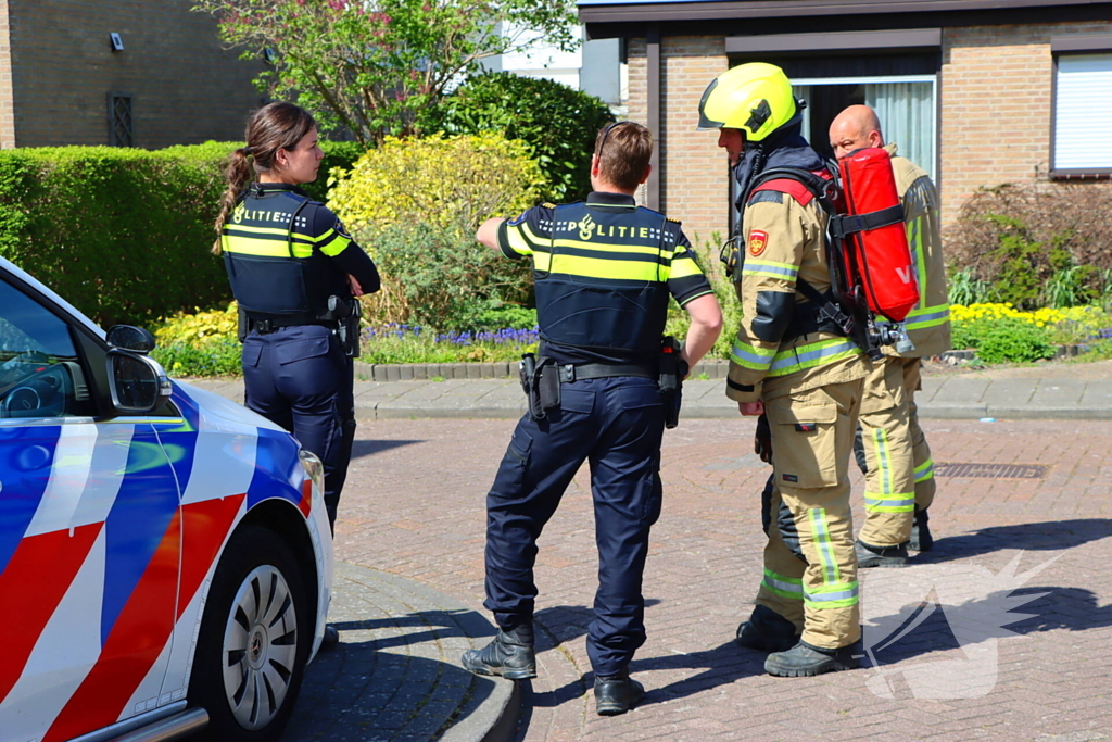 Brandweer verricht metingen na gaslucht