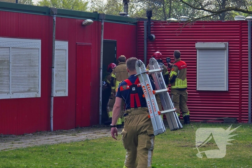 Brandweer forceert deur om pand binnen te komen