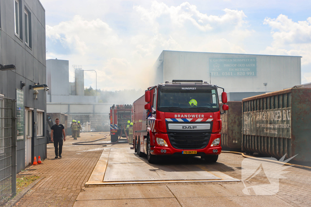 Veel rookontwikkeling bij brand bij recyclingbedrijf
