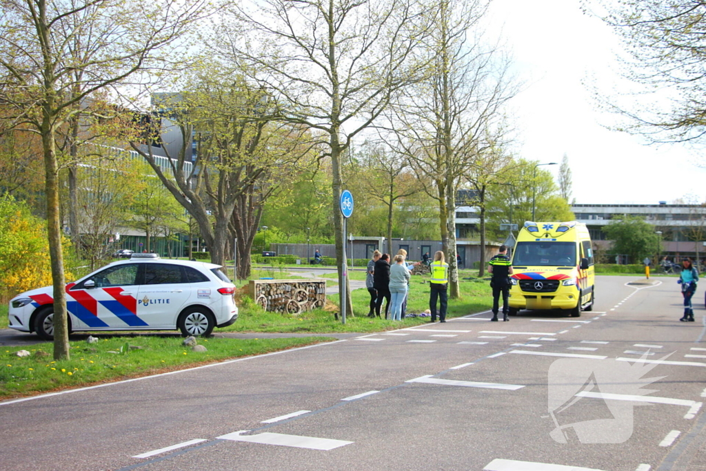 Fietsster gewond bij aanrijding met 45km voertuig