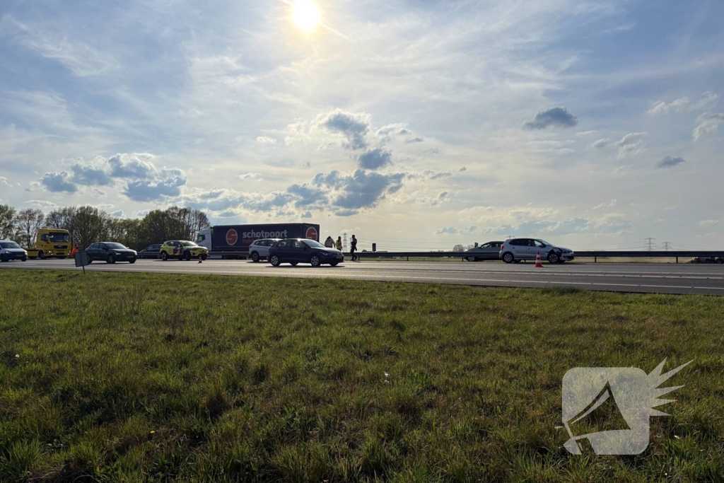 Ongeval tussen meerdere voertuigen op de a28