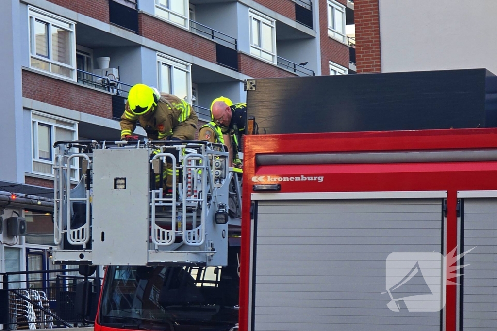 Brandweer ondersteund politie bij betreden woning
