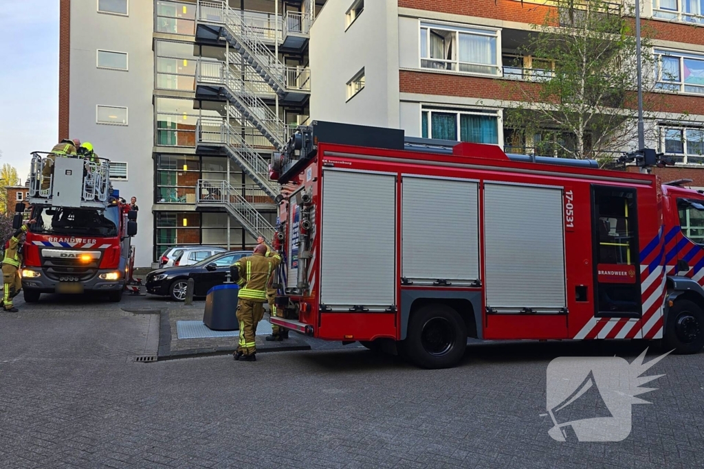 Brandweer ondersteund politie bij betreden woning