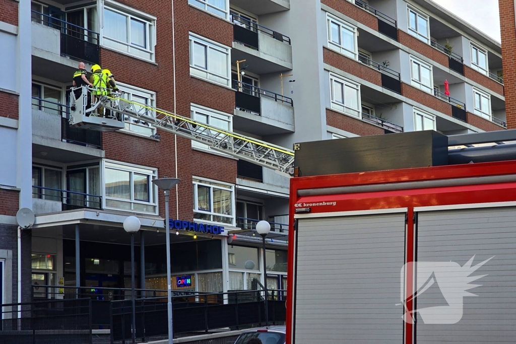 Brandweer ondersteund politie bij betreden woning