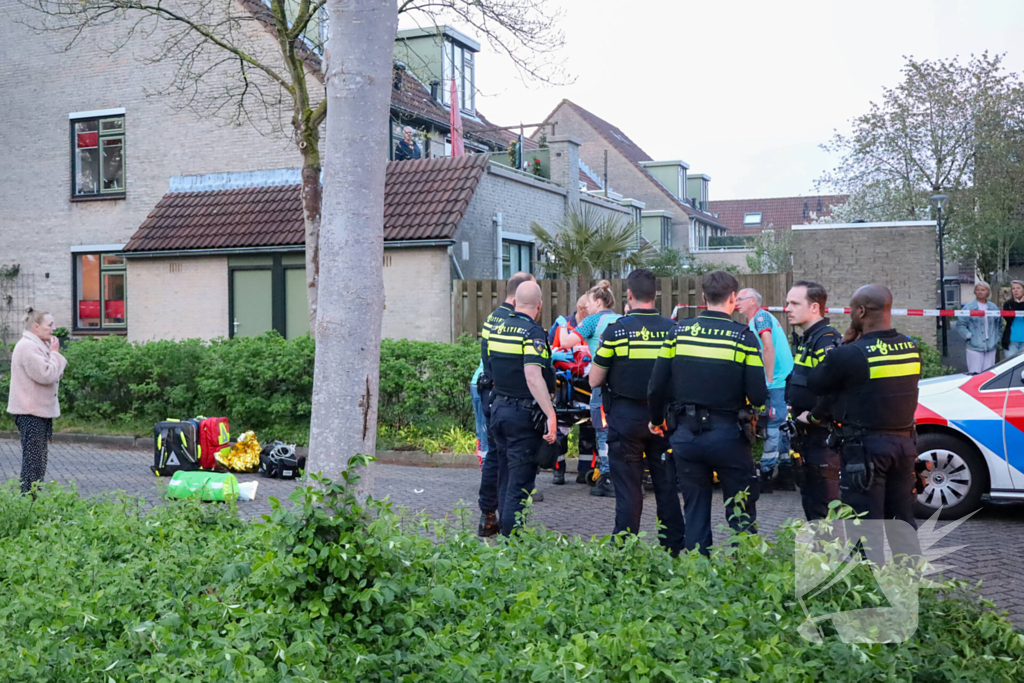 Oudere vrouw in woonwijk aangereden bij oversteken