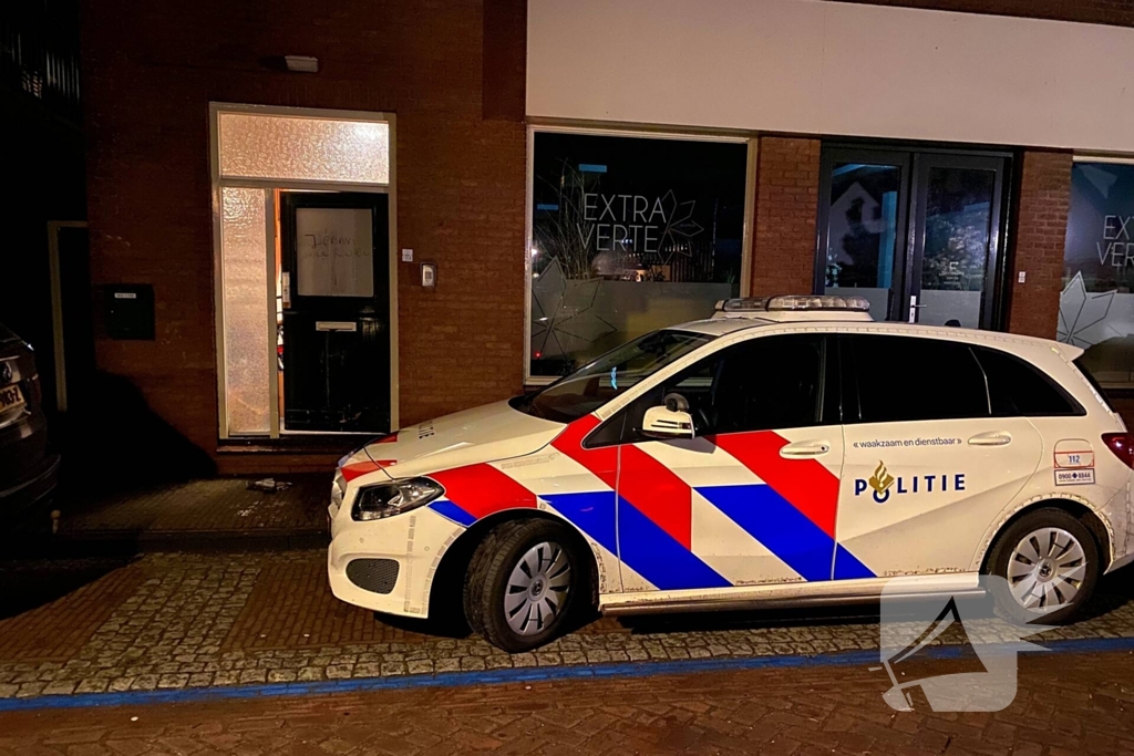 Hulpverleners treffen tekst op woning aan na melding