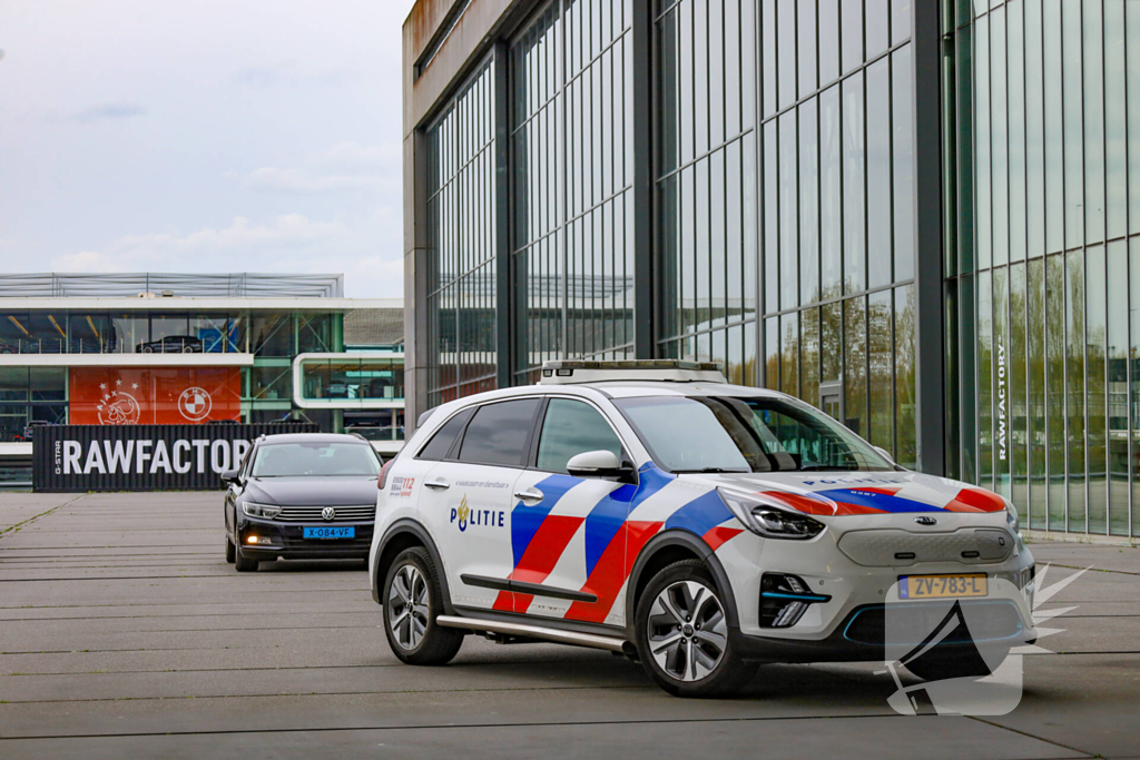 Politie aanwezig bij mogelijke steekincident
