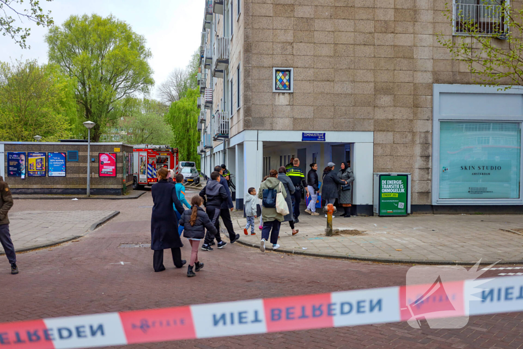 Woning zwart geblakerd na felle brand