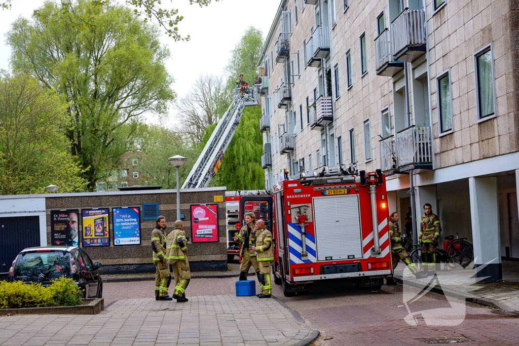 Woning zwart geblakerd na felle brand