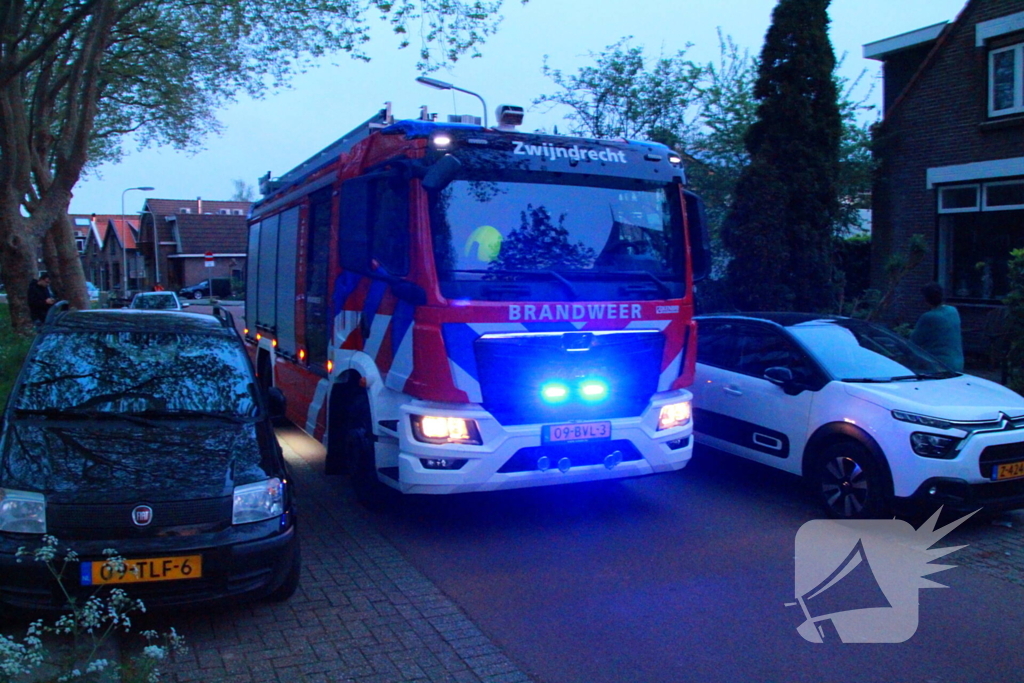 Brand in coniferen haag snel onder controle door snelle inzet