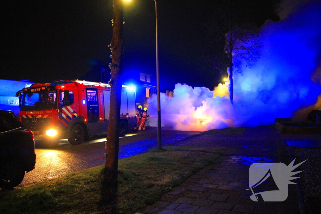 Meerdere explosies tijdens autobrand