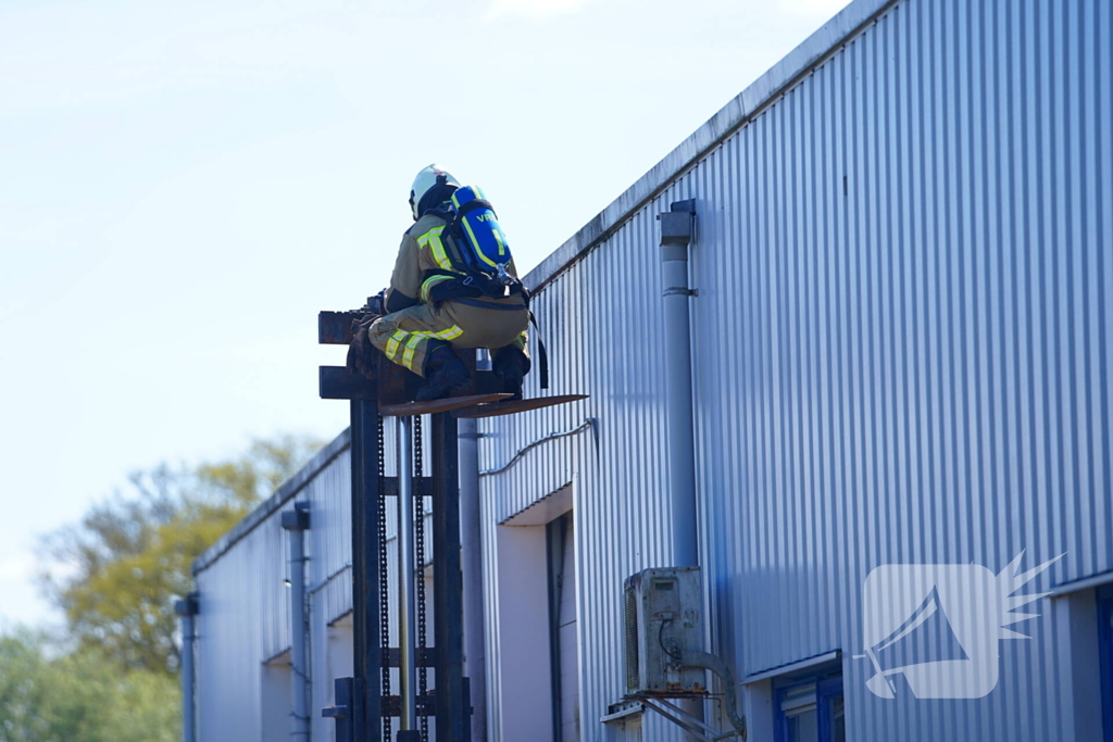 Brandweer ingezet voor rookontwikkeling bij bedrijf in Assen