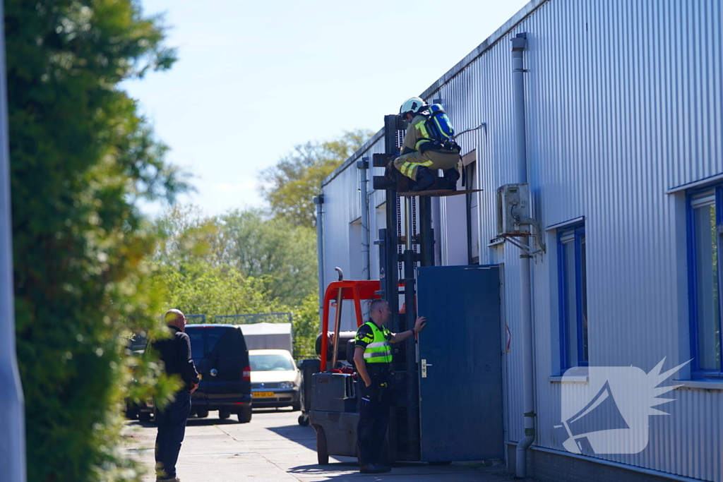 Brandweer ingezet voor rookontwikkeling bij bedrijf in Assen