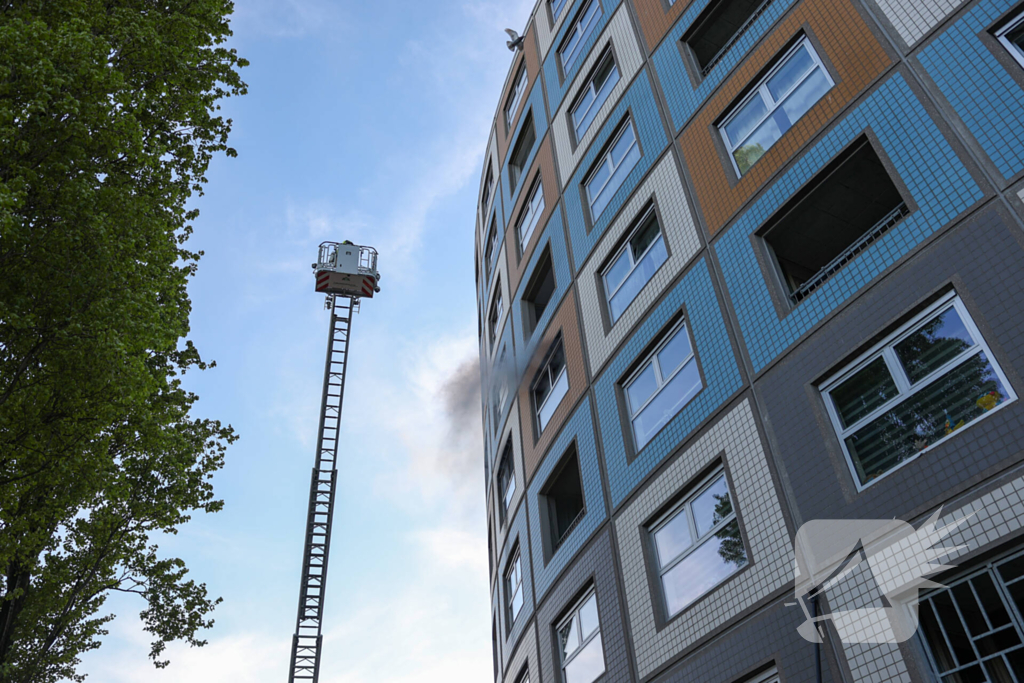 Twee gewonden en dode kat en hond bij brand in flatwoning