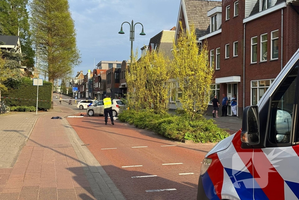 Motorrijder en bijrijder zwaargewond bij aanrijding