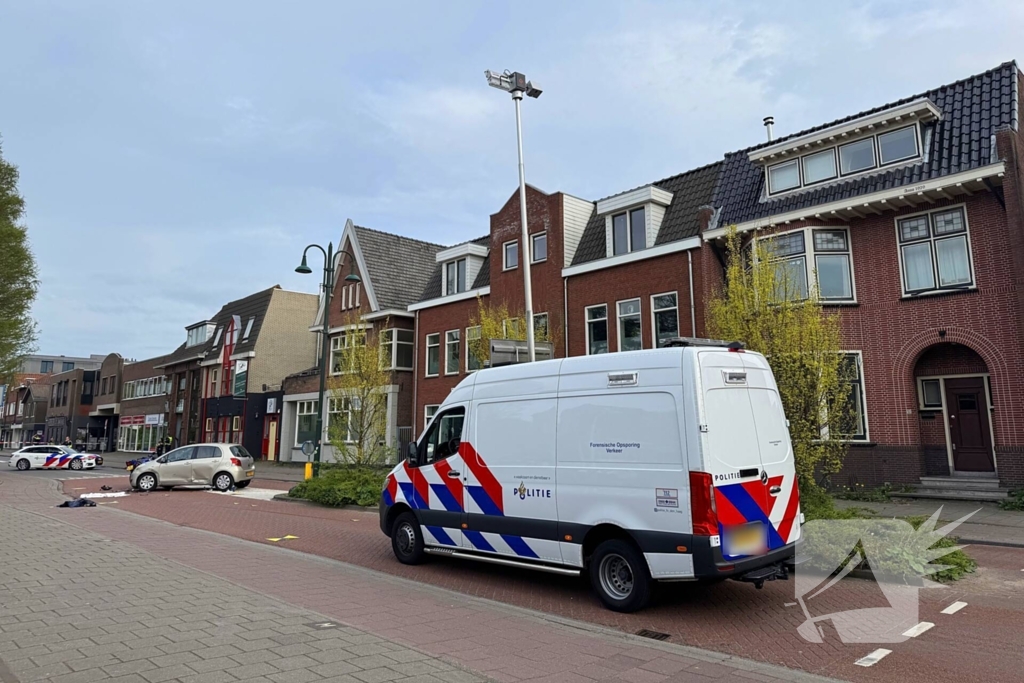 Motorrijder en bijrijder zwaargewond bij aanrijding