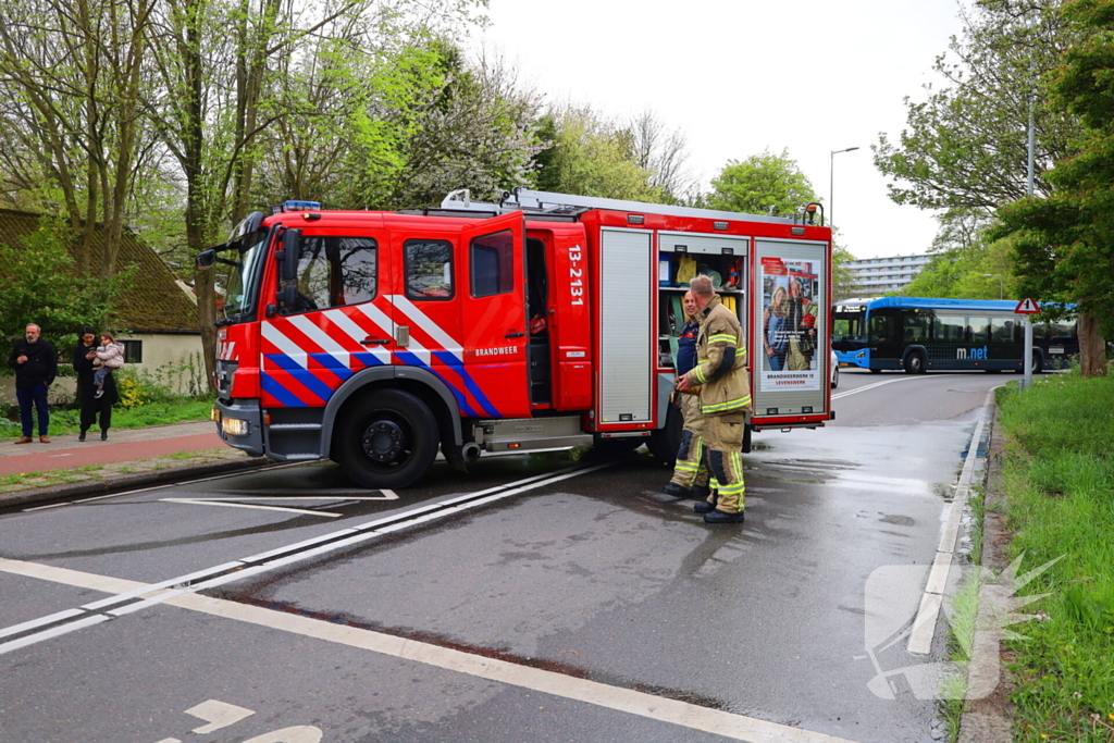 Auto vliegt spontaan in brand tijdens rit