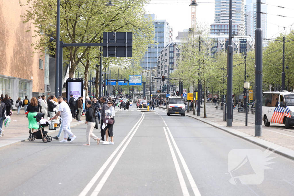 Duizenden Pro-Palestijn demonstranten komen aan bij stadhuis