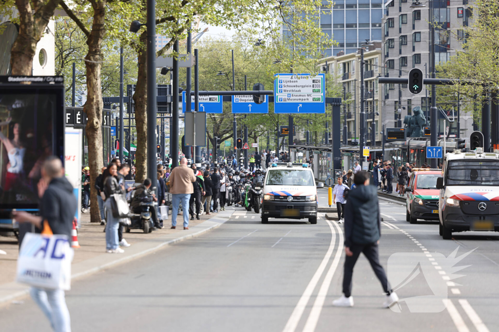 Duizenden Pro-Palestijn demonstranten komen aan bij stadhuis