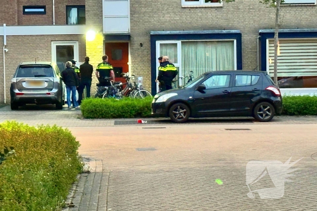 Arrestatieteam doet inval in woning