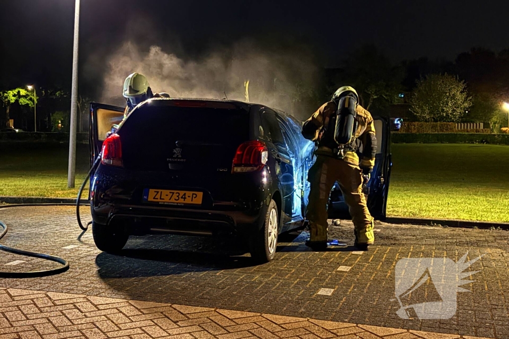 Onderzoek naar oorzaak van autobrand