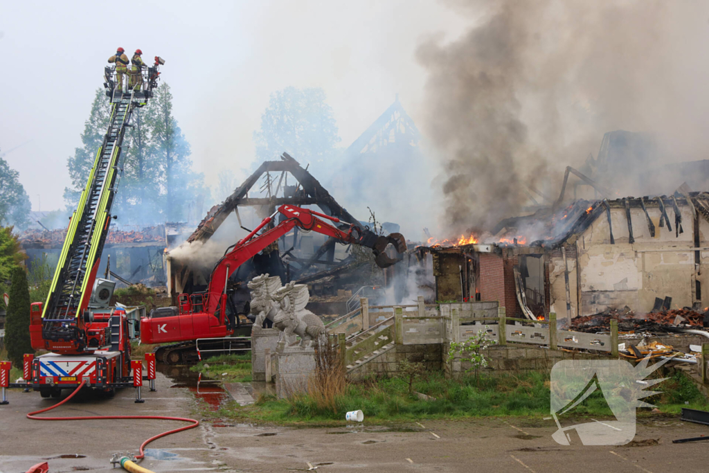 Grote brand legt wereldkeuken plat