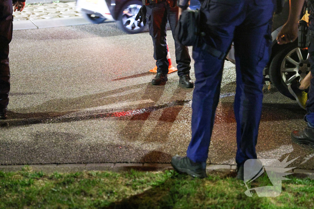 Dronken automobilist aangehouden na botsing tegen lantaarnpaal