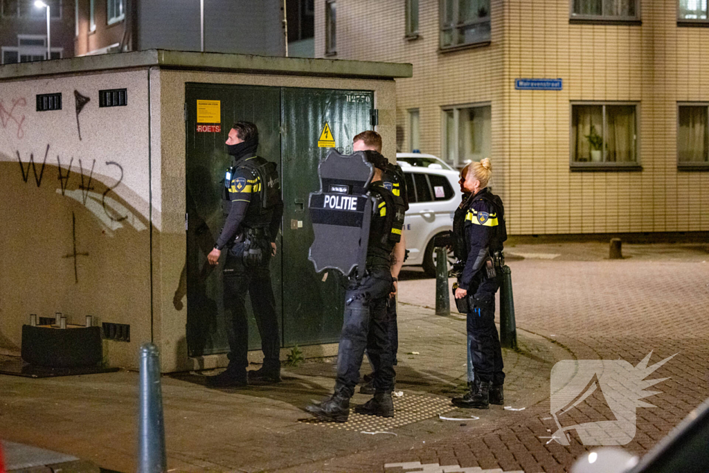 Politie valt woning binnen na melding vuurwapen