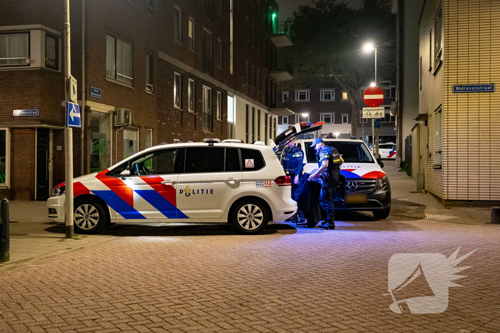 Politie valt woning binnen na melding vuurwapen