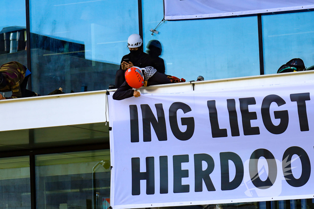 Demonstratie bij ING kantoorgebouw