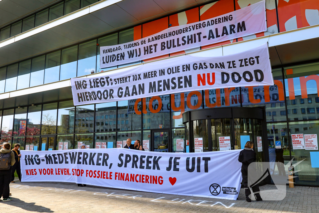 Demonstratie bij ING kantoorgebouw