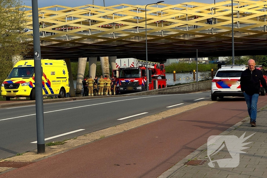 Persoon raakt te water en overlijd