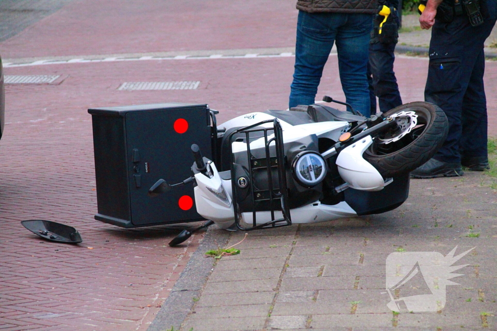 Maaltijdbezorger aangereden