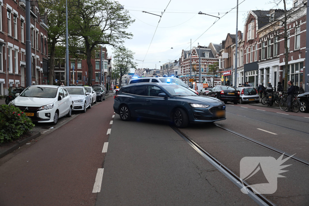Motorrijder rijdt fietser aan en gaat ervandoor
