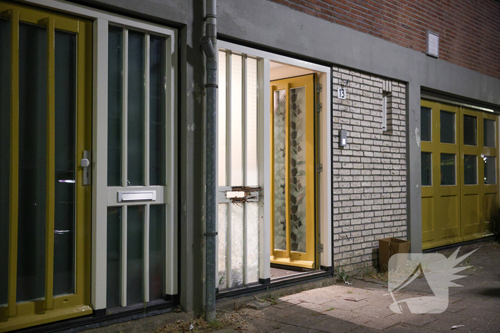 Explosie bij brievenbus woning