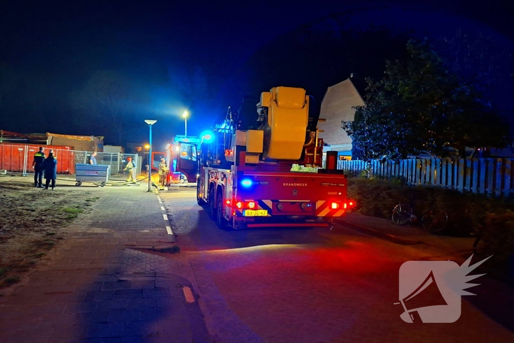 Brandweer druk met meerdere afval branden