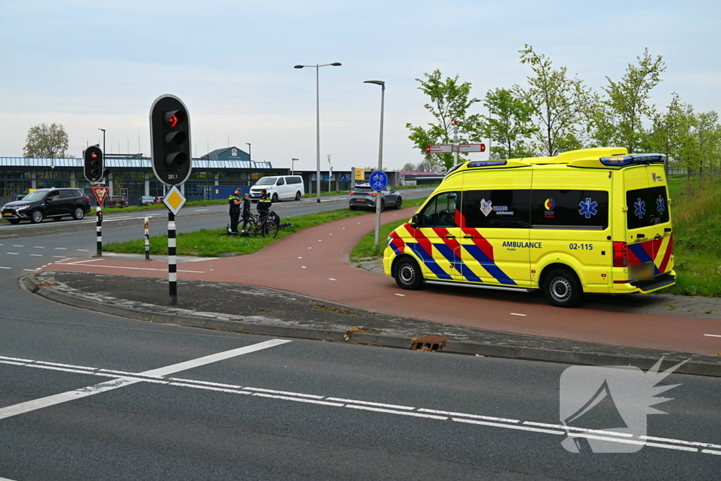 Persoon op fiets gewond bij aanrijding