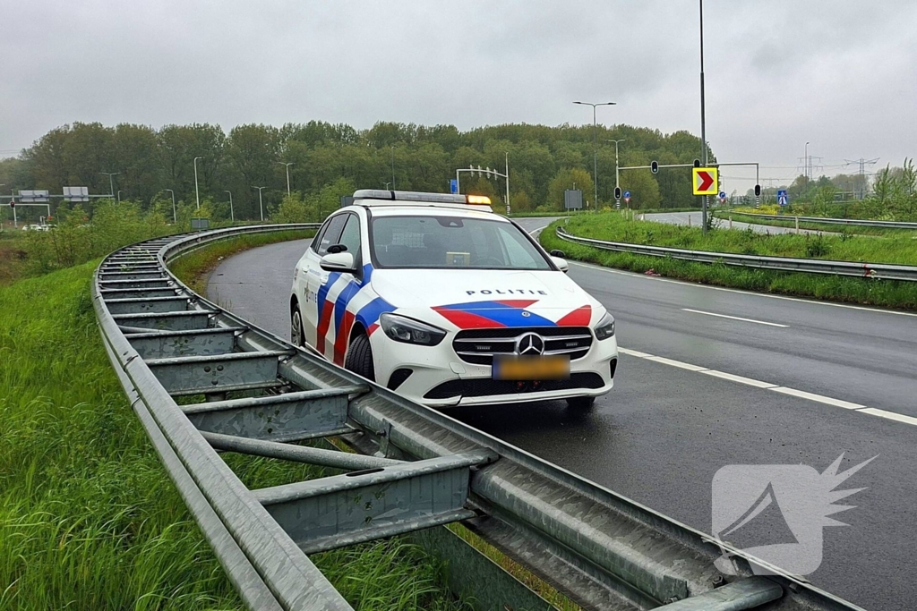 Verkeersoverlast door gekantelde vrachtwagen