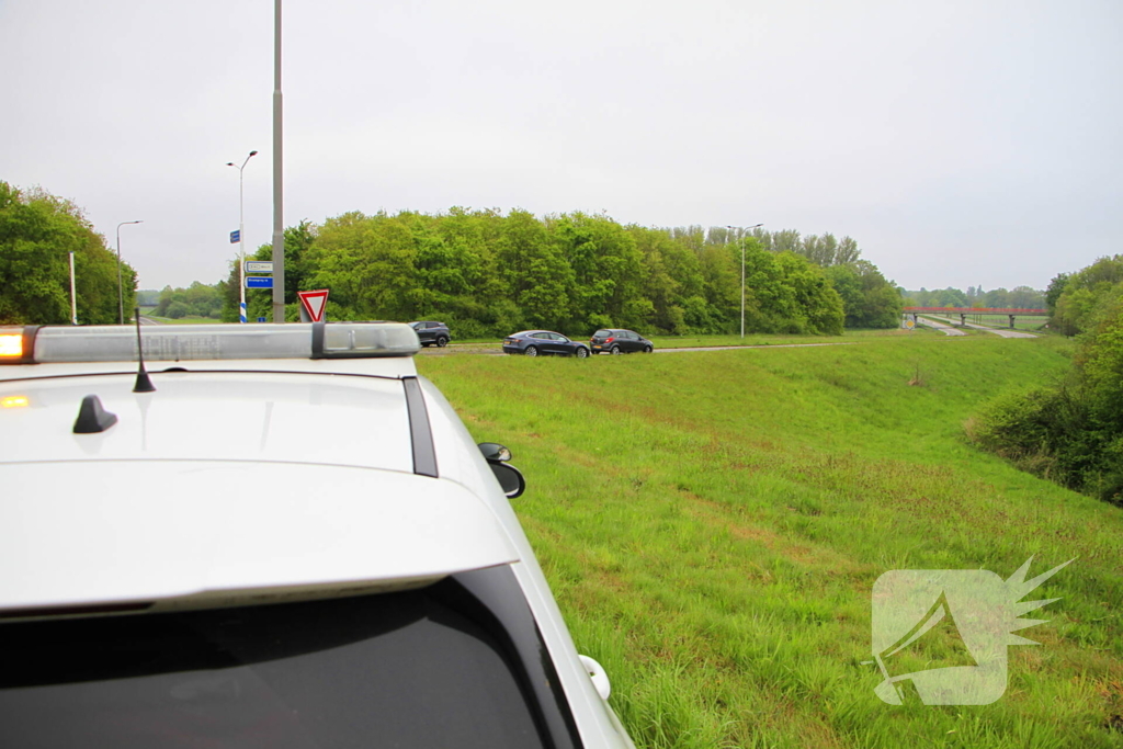 Meerdere voertuigen betrokken bij aanrijding op afrit