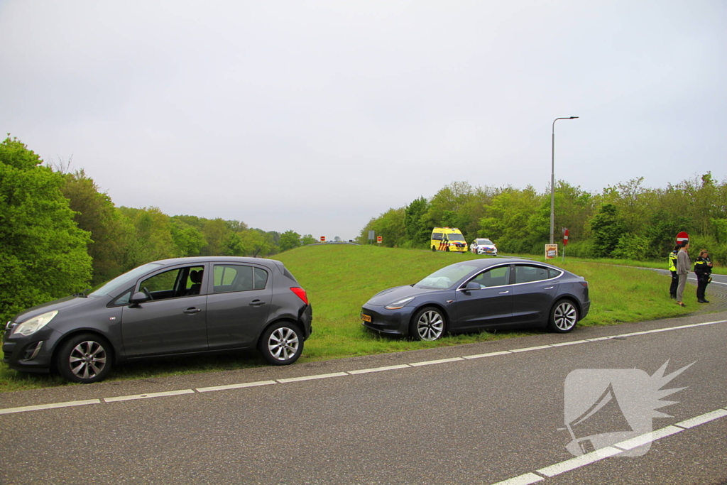 Meerdere voertuigen betrokken bij aanrijding op afrit