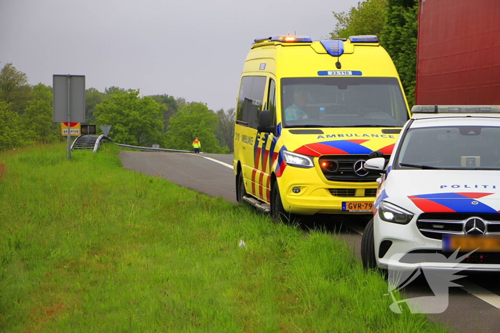 Meerdere voertuigen betrokken bij aanrijding op afrit